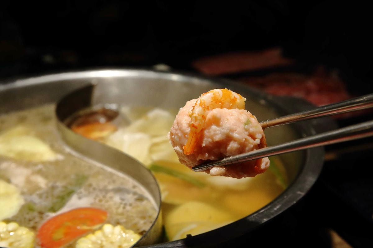 【食。台北】祥富水產新光南西店〜大排長龍的超人氣超市火鍋!海產新鮮直送,想吃什麼自己拿,銅板價就能吃到超滿足(已歇業)