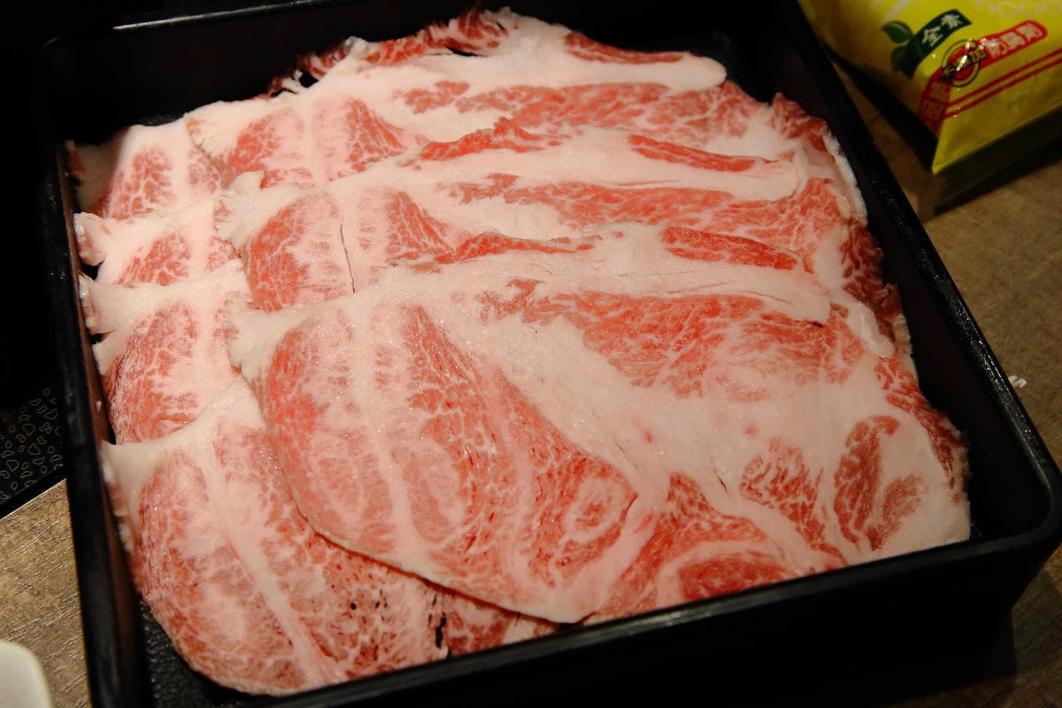 【食。台北】祥富水產新光南西店〜大排長龍的超人氣超市火鍋!海產新鮮直送,想吃什麼自己拿,銅板價就能吃到超滿足(已歇業)