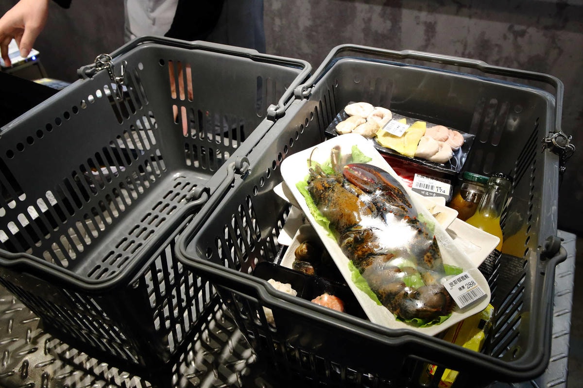 【食。台北】祥富水產新光南西店〜大排長龍的超人氣超市火鍋!海產新鮮直送,想吃什麼自己拿,銅板價就能吃到超滿足(已歇業)