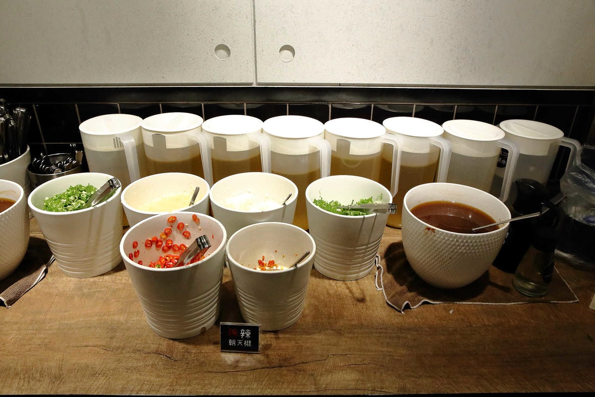 【食。台北】祥富水產新光南西店〜大排長龍的超人氣超市火鍋!海產新鮮直送,想吃什麼自己拿,銅板價就能吃到超滿足(已歇業)