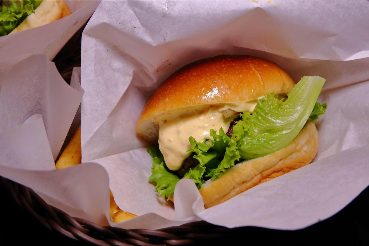 【食。台北】Wagyu Burger〜唯一100%純和牛,豪邁吃肉!爆漿噴汁漢堡,每天限量150份!