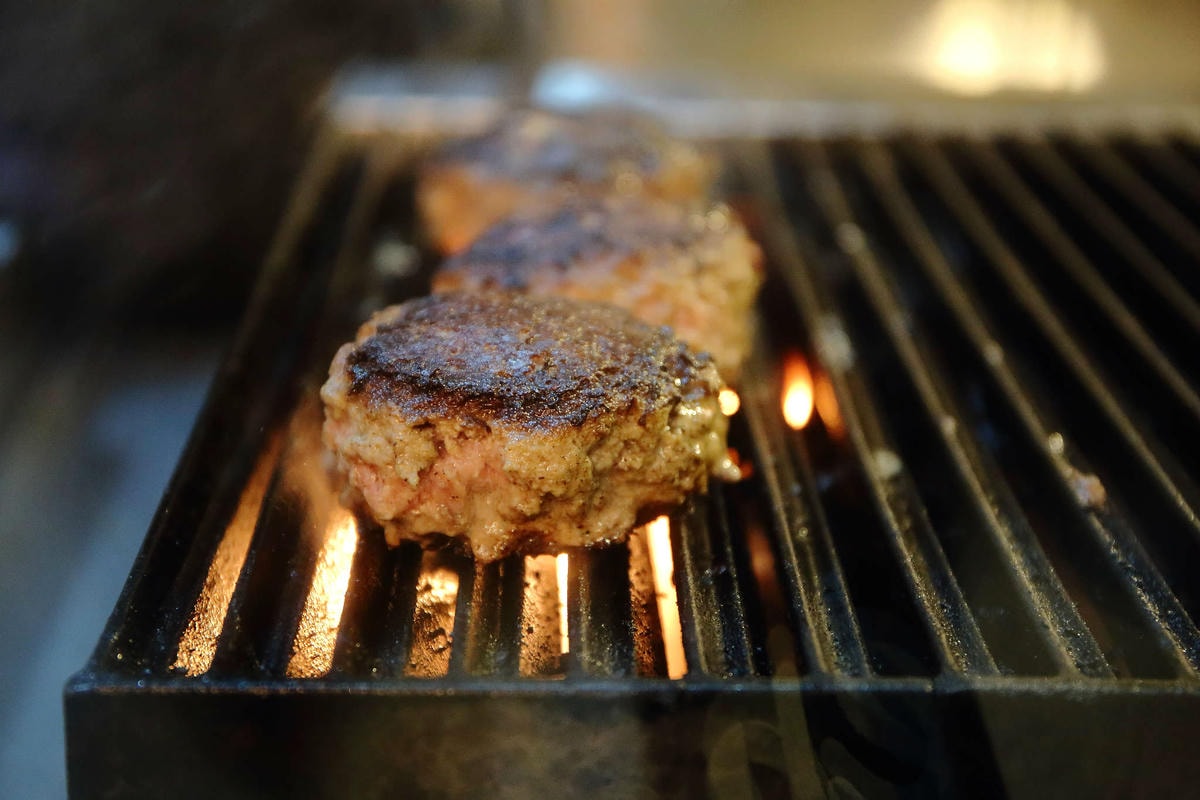【食。台北】Wagyu Burger〜唯一100%純和牛,豪邁吃肉!爆漿噴汁漢堡,每天限量150份!