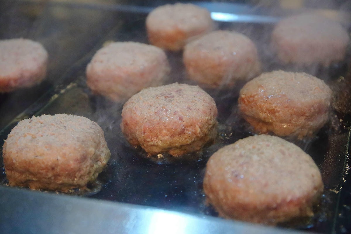 【食。台北】Wagyu Burger〜唯一100%純和牛,豪邁吃肉!爆漿噴汁漢堡,每天限量150份!