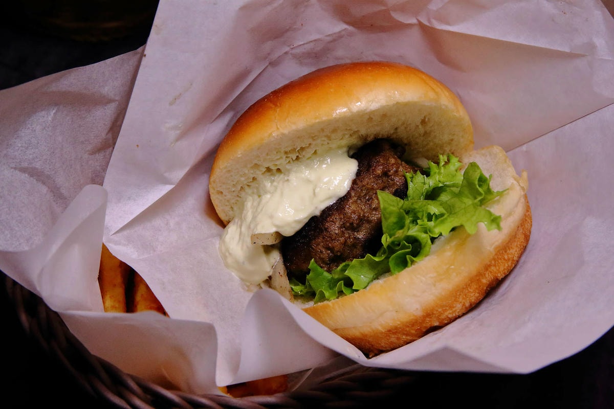 【食。台北】Wagyu Burger〜唯一100%純和牛,豪邁吃肉!爆漿噴汁漢堡,每天限量150份!