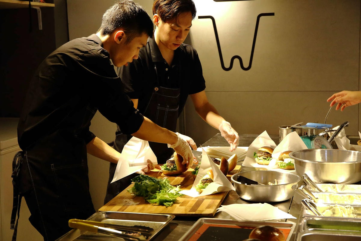 【食。台北】Wagyu Burger〜唯一100%純和牛,豪邁吃肉!爆漿噴汁漢堡,每天限量150份!