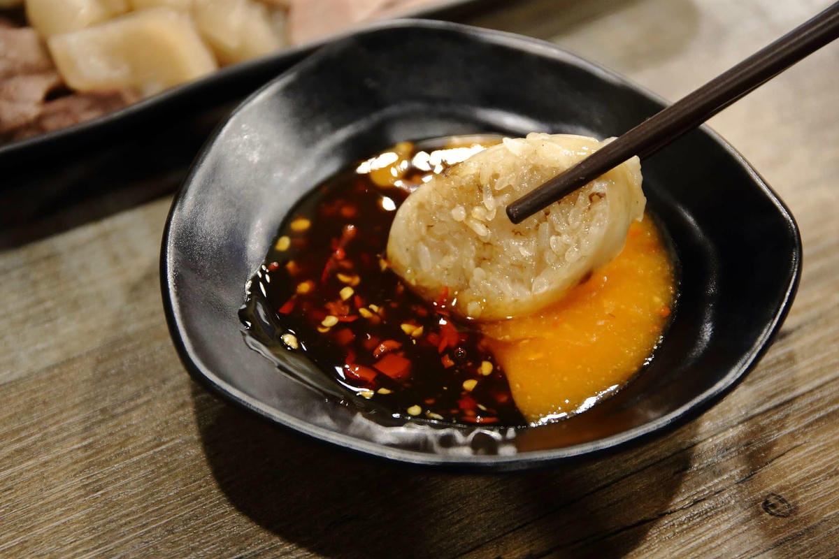 【食。板橋】基隆美華大腸圈-板橋四維店〜基隆傳統味古早小吃板橋人也吃得到！50年的好味道，純手工製作大腸圈+黑白切，吃過都說讚！