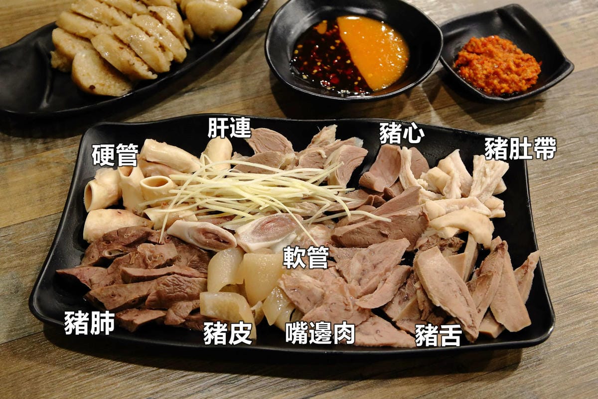 【食。板橋】基隆美華大腸圈-板橋四維店〜基隆傳統味古早小吃板橋人也吃得到！50年的好味道，純手工製作大腸圈+黑白切，吃過都說讚！