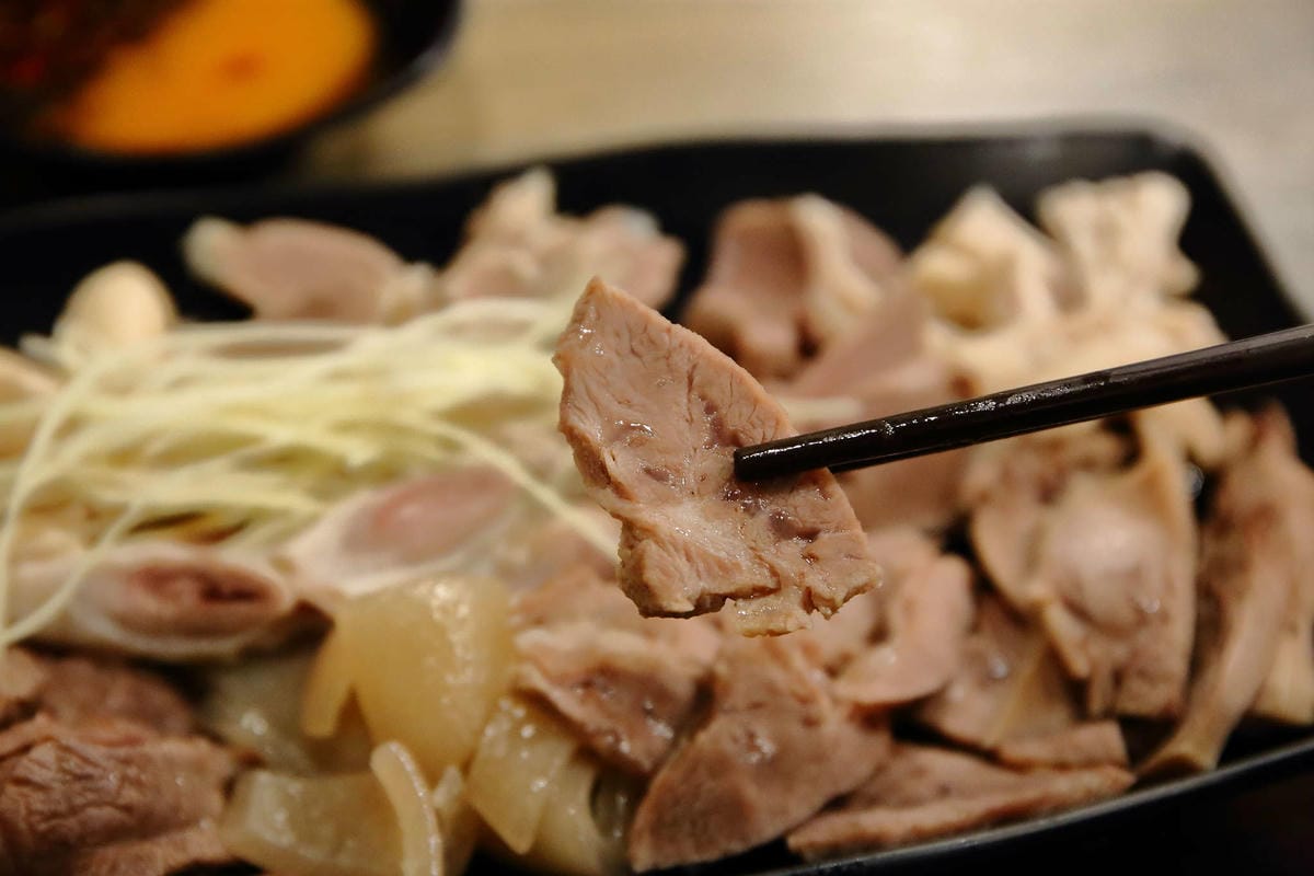 【食。板橋】基隆美華大腸圈-板橋四維店〜基隆傳統味古早小吃板橋人也吃得到！50年的好味道，純手工製作大腸圈+黑白切，吃過都說讚！