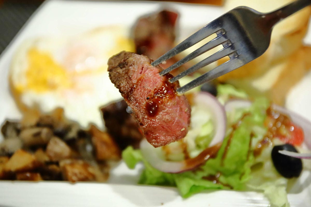 【食。台北】Style Steak 世代歐陸牛排西餐廳〜帶著你的寶貝毛小孩一起吃牛排大餐吧，台北可以帶寵物的西餐廳，還有提供寵物餐點！