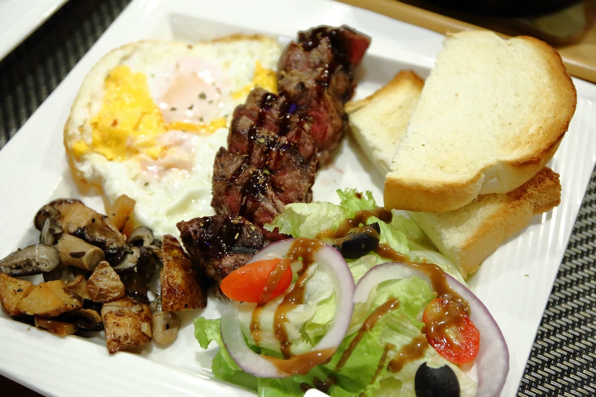 【食。台北】Style Steak 世代歐陸牛排西餐廳〜帶著你的寶貝毛小孩一起吃牛排大餐吧，台北可以帶寵物的西餐廳，還有提供寵物餐點！