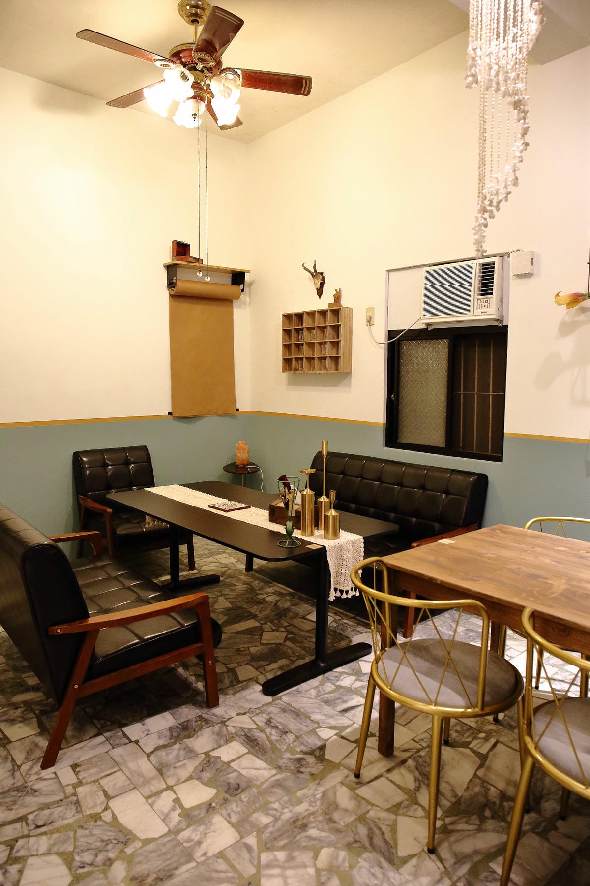 【食。中和】叁生叁食〜四號公園新開店，文青風格的復古小餐館，「萌柴店長」超盡職！(已歇業)