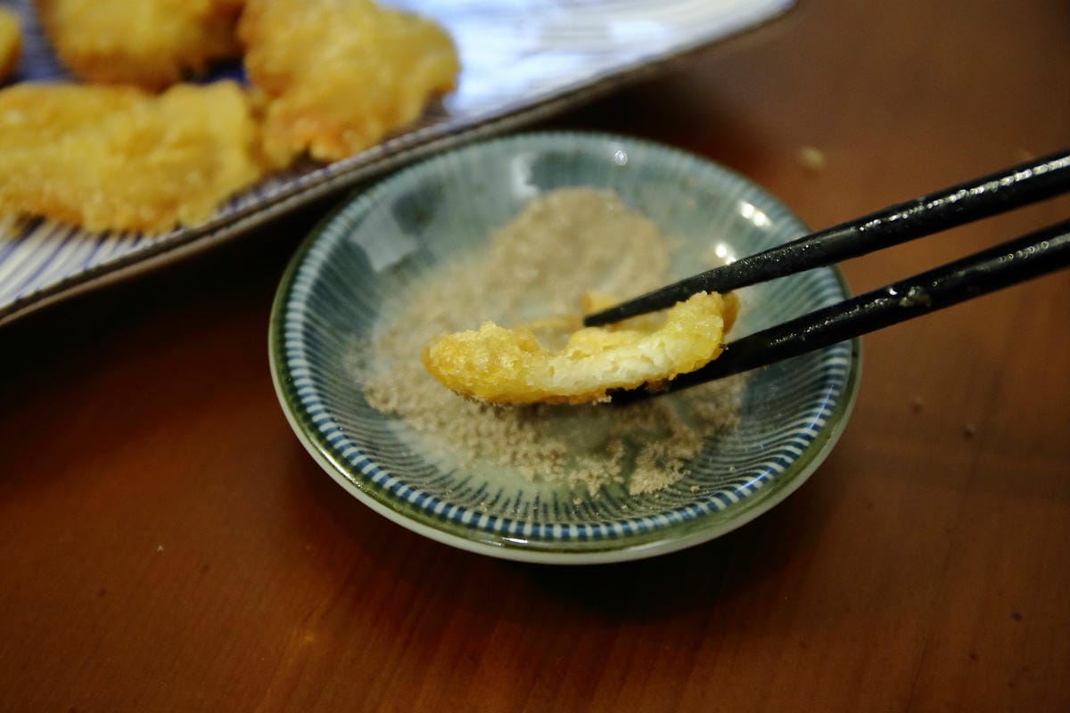 【食。中和】叁生叁食〜四號公園新開店，文青風格的復古小餐館，「萌柴店長」超盡職！(已歇業)