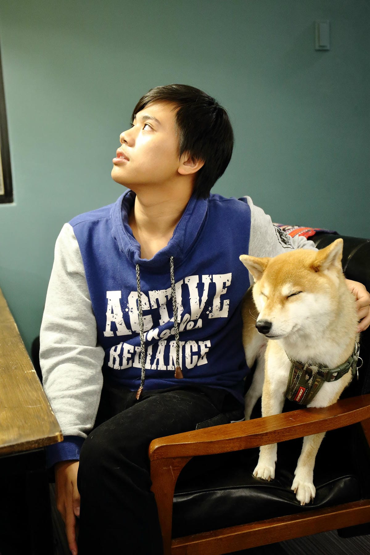 【食。中和】叁生叁食〜四號公園新開店，文青風格的復古小餐館，「萌柴店長」超盡職！(已歇業)