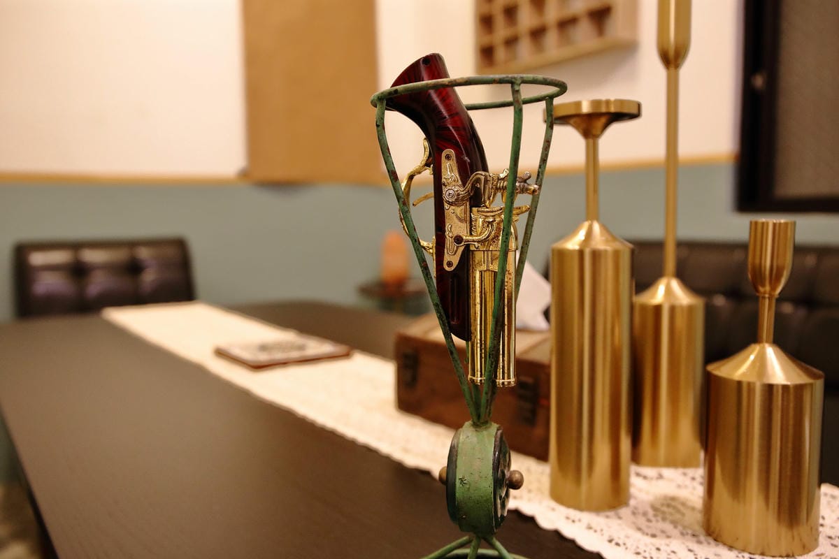 【食。中和】叁生叁食〜四號公園新開店，文青風格的復古小餐館，「萌柴店長」超盡職！(已歇業)