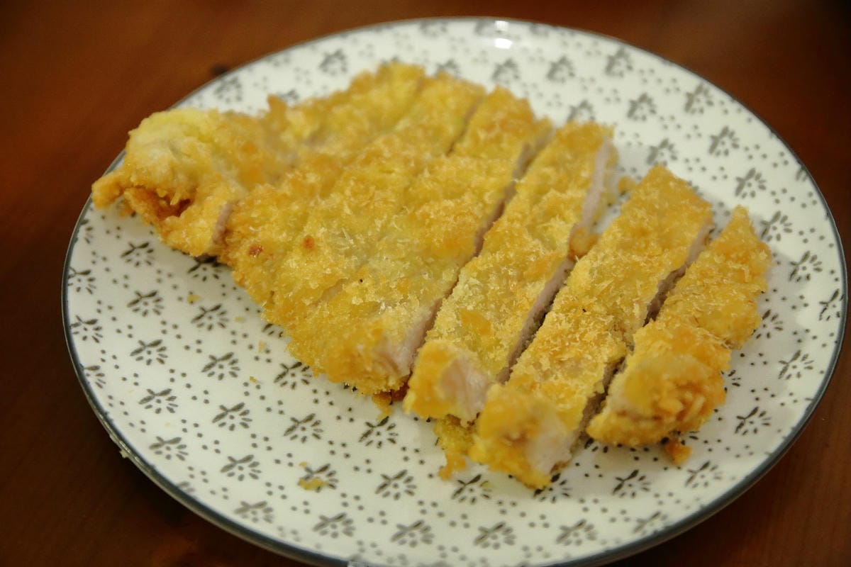 【食。中和】叁生叁食〜四號公園新開店，文青風格的復古小餐館，「萌柴店長」超盡職！(已歇業)