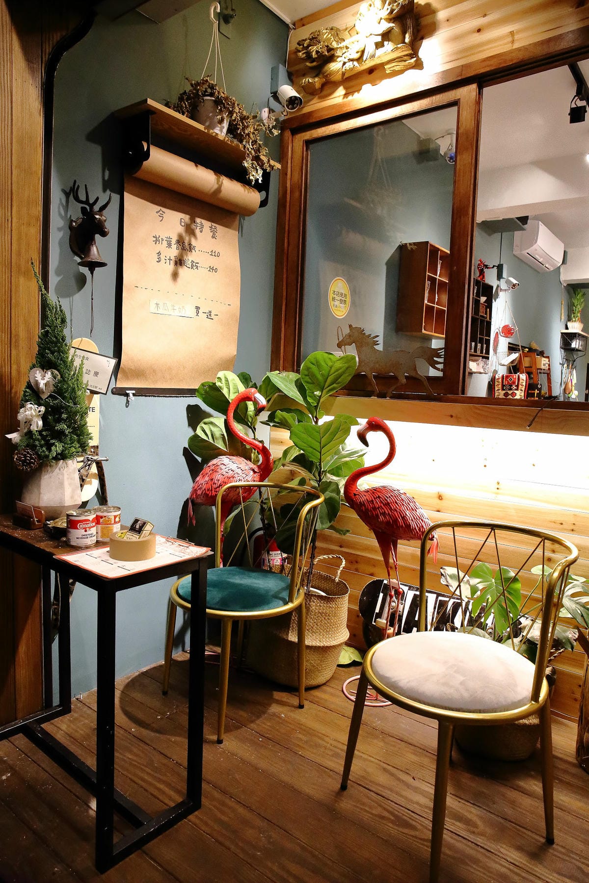 【食。中和】叁生叁食〜四號公園新開店，文青風格的復古小餐館，「萌柴店長」超盡職！(已歇業)