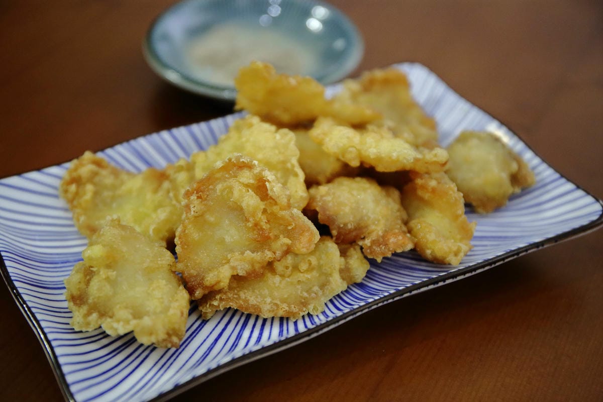 【食。中和】叁生叁食〜四號公園新開店，文青風格的復古小餐館，「萌柴店長」超盡職！(已歇業)