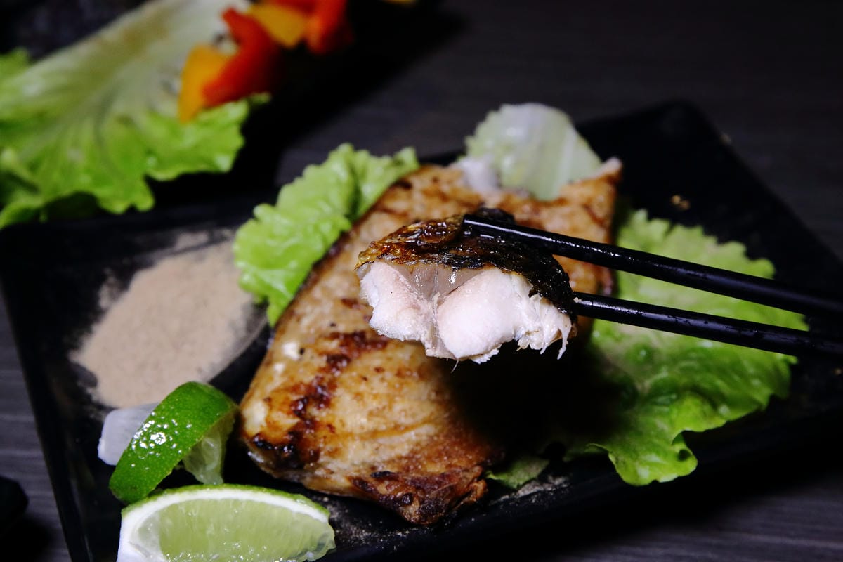 【食。板橋】餽 串燒.酒場〜板橋宵夜居酒屋、聚餐約會推薦，氣氛輕鬆、客人互動歡樂，好吃又平價，想喝一杯不必花大錢！