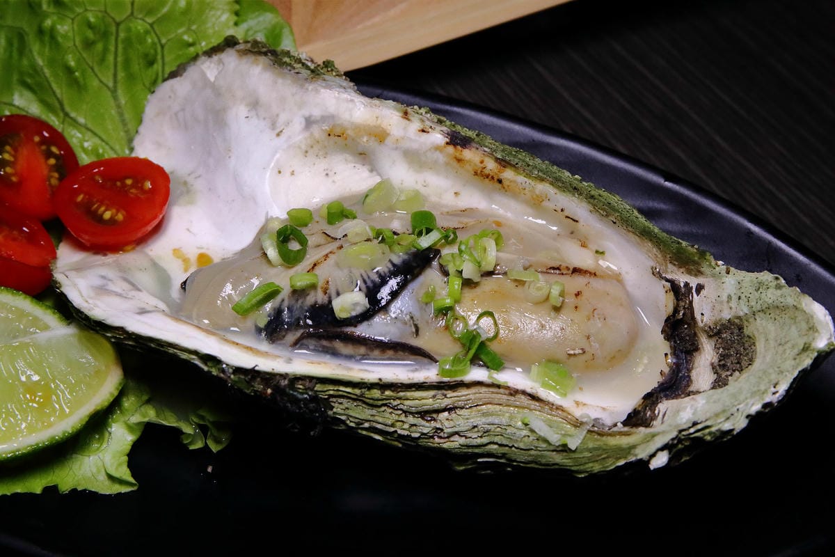 【食。板橋】餽 串燒.酒場〜板橋宵夜居酒屋、聚餐約會推薦，氣氛輕鬆、客人互動歡樂，好吃又平價，想喝一杯不必花大錢！