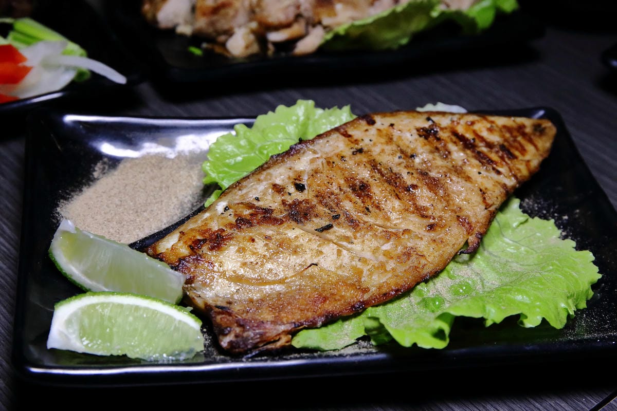 【食。板橋】餽 串燒.酒場〜板橋宵夜居酒屋、聚餐約會推薦，氣氛輕鬆、客人互動歡樂，好吃又平價，想喝一杯不必花大錢！