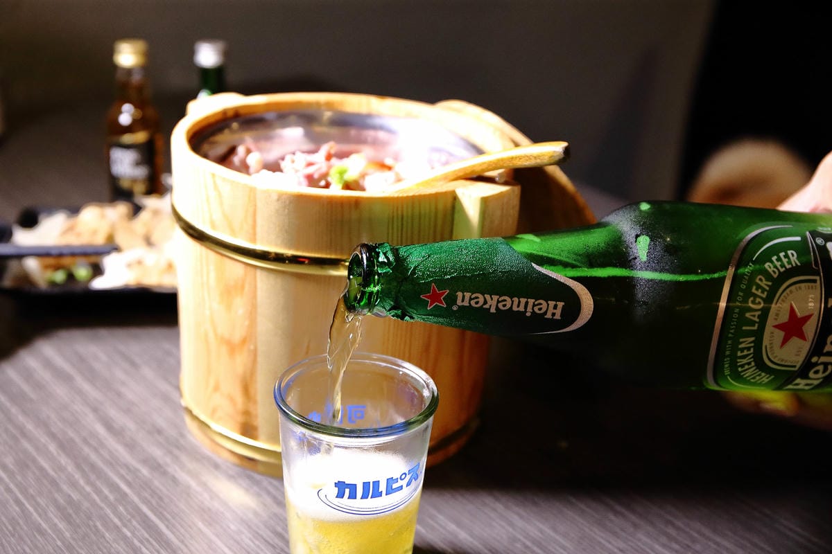 【食。板橋】餽 串燒.酒場〜板橋宵夜居酒屋、聚餐約會推薦，氣氛輕鬆、客人互動歡樂，好吃又平價，想喝一杯不必花大錢！