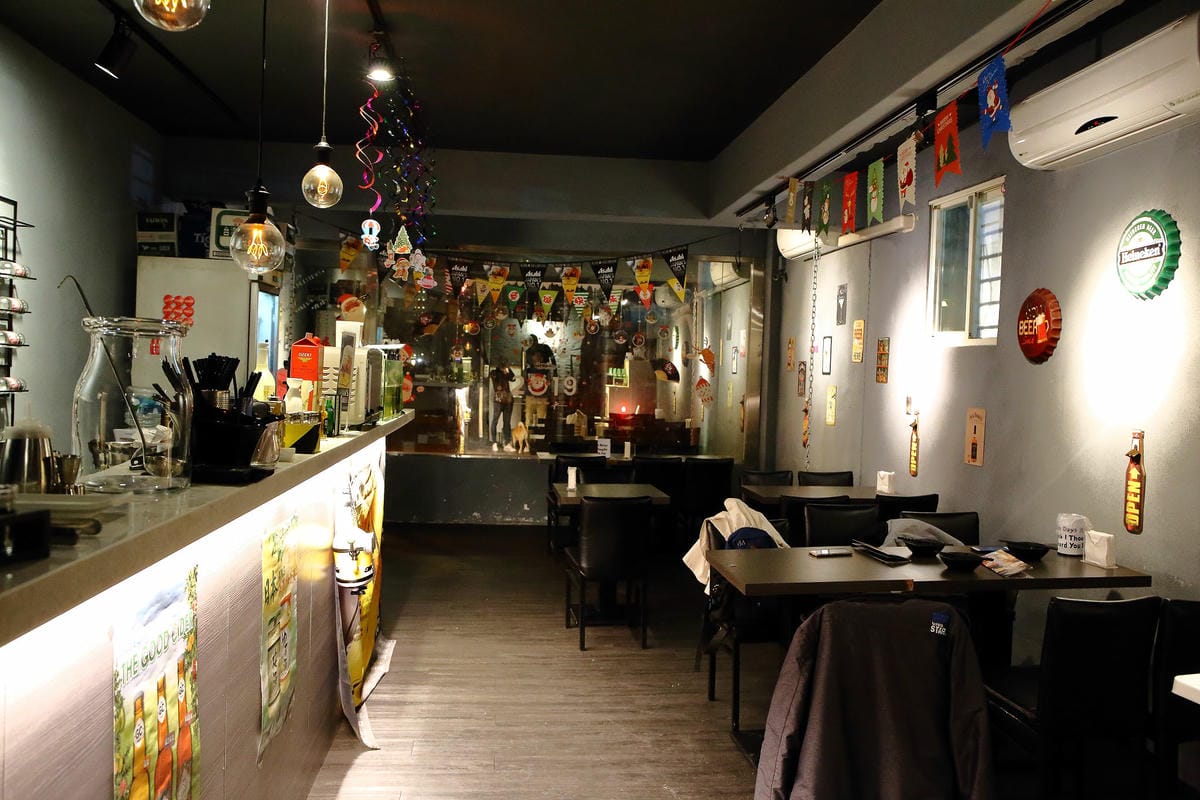 【食。板橋】餽 串燒.酒場〜板橋宵夜居酒屋、聚餐約會推薦，氣氛輕鬆、客人互動歡樂，好吃又平價，想喝一杯不必花大錢！