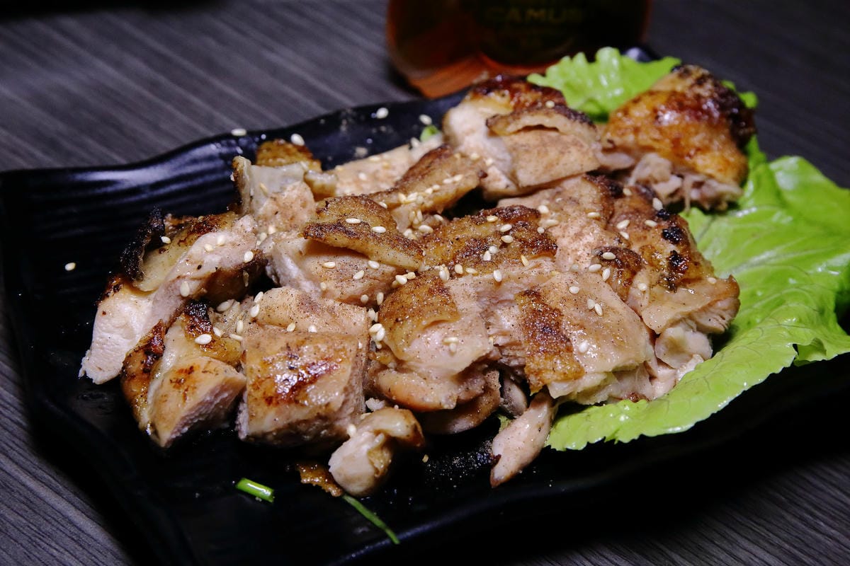 【食。板橋】餽 串燒.酒場〜板橋宵夜居酒屋、聚餐約會推薦，氣氛輕鬆、客人互動歡樂，好吃又平價，想喝一杯不必花大錢！