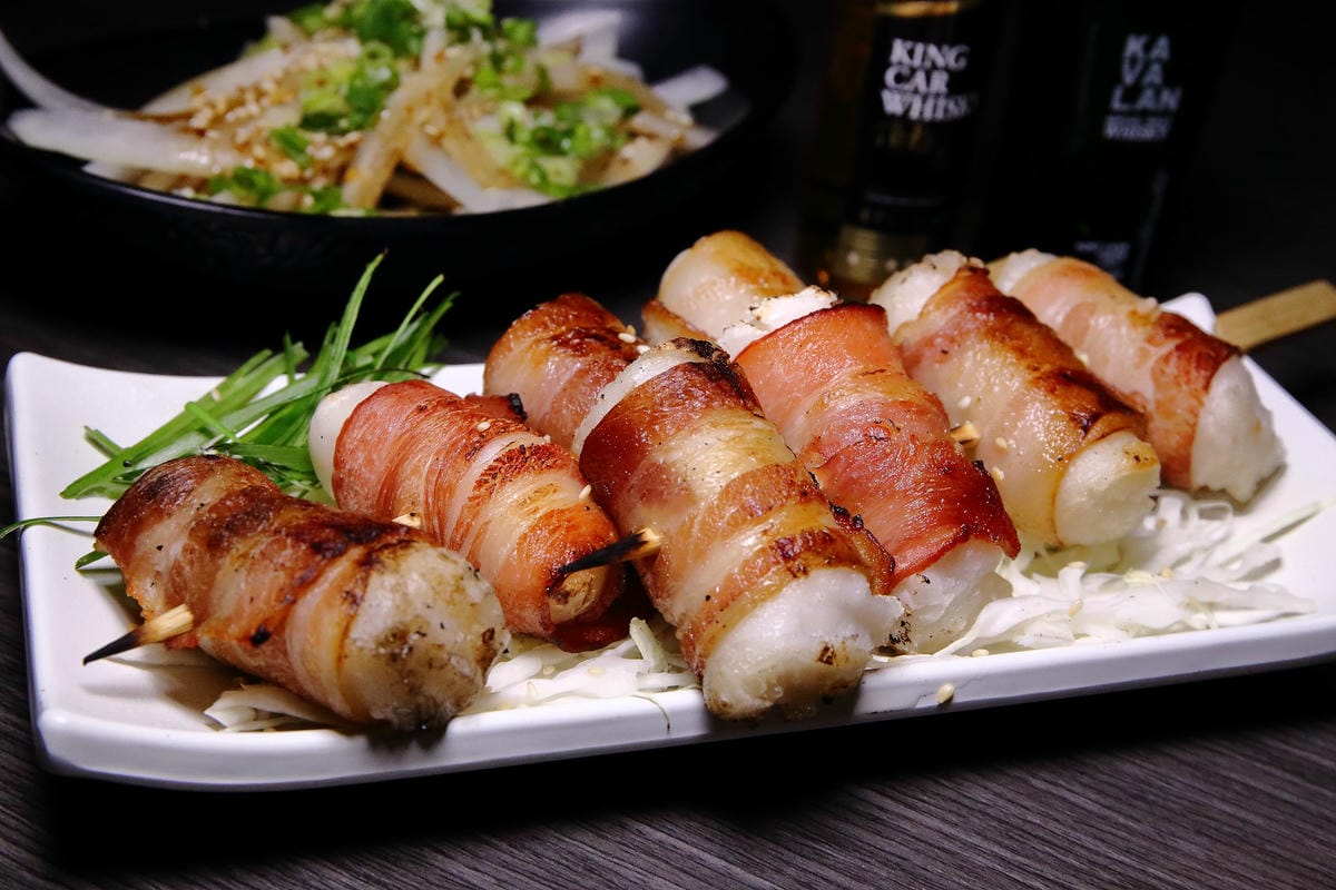 【食。板橋】餽 串燒.酒場〜板橋宵夜居酒屋、聚餐約會推薦，氣氛輕鬆、客人互動歡樂，好吃又平價，想喝一杯不必花大錢！