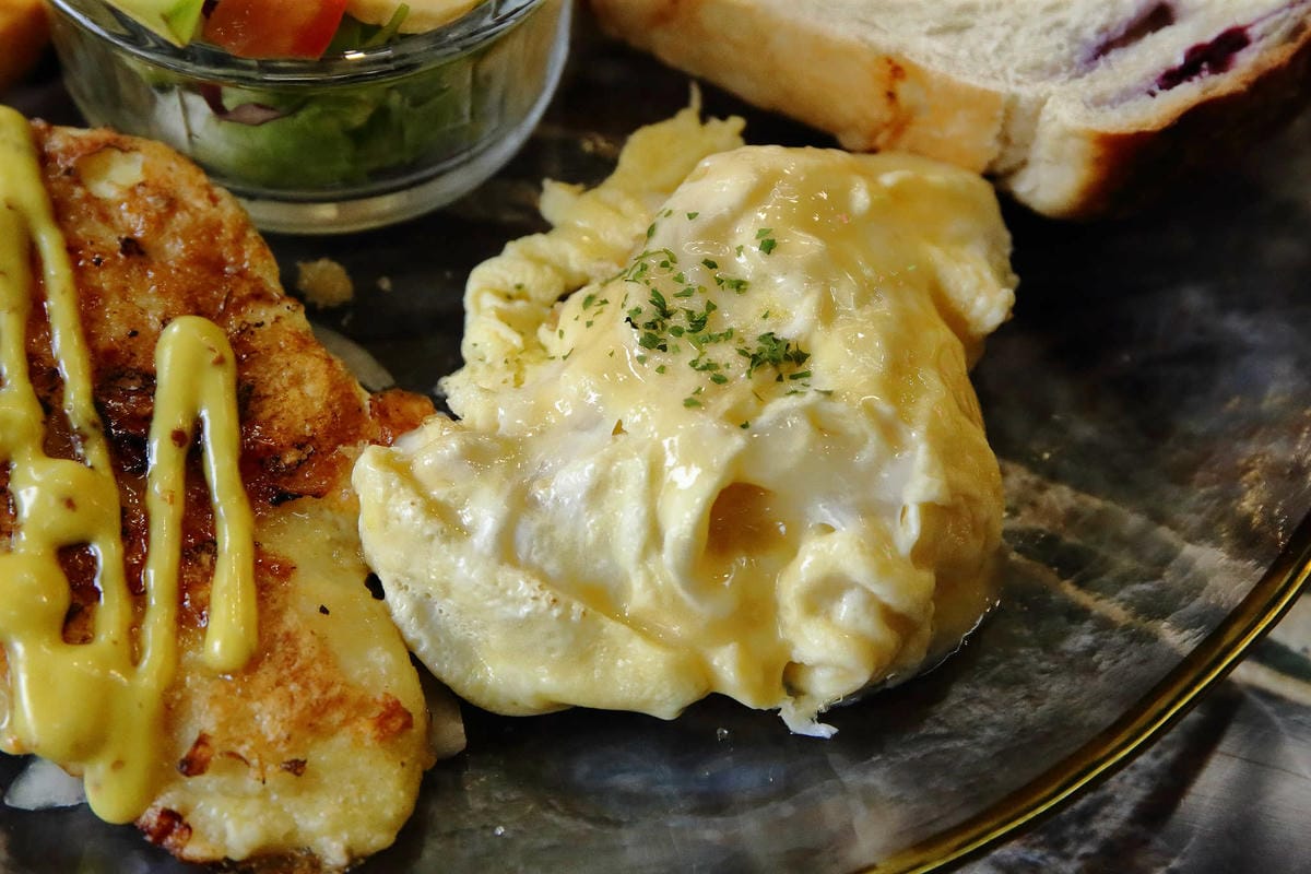 【食。龍潭】丑貳〜桃園景觀庭園親子餐廳。超大草皮玻璃屋×溜滑梯，綠色植栽讓你彷彿在小森林裡用餐！（寵物友善）