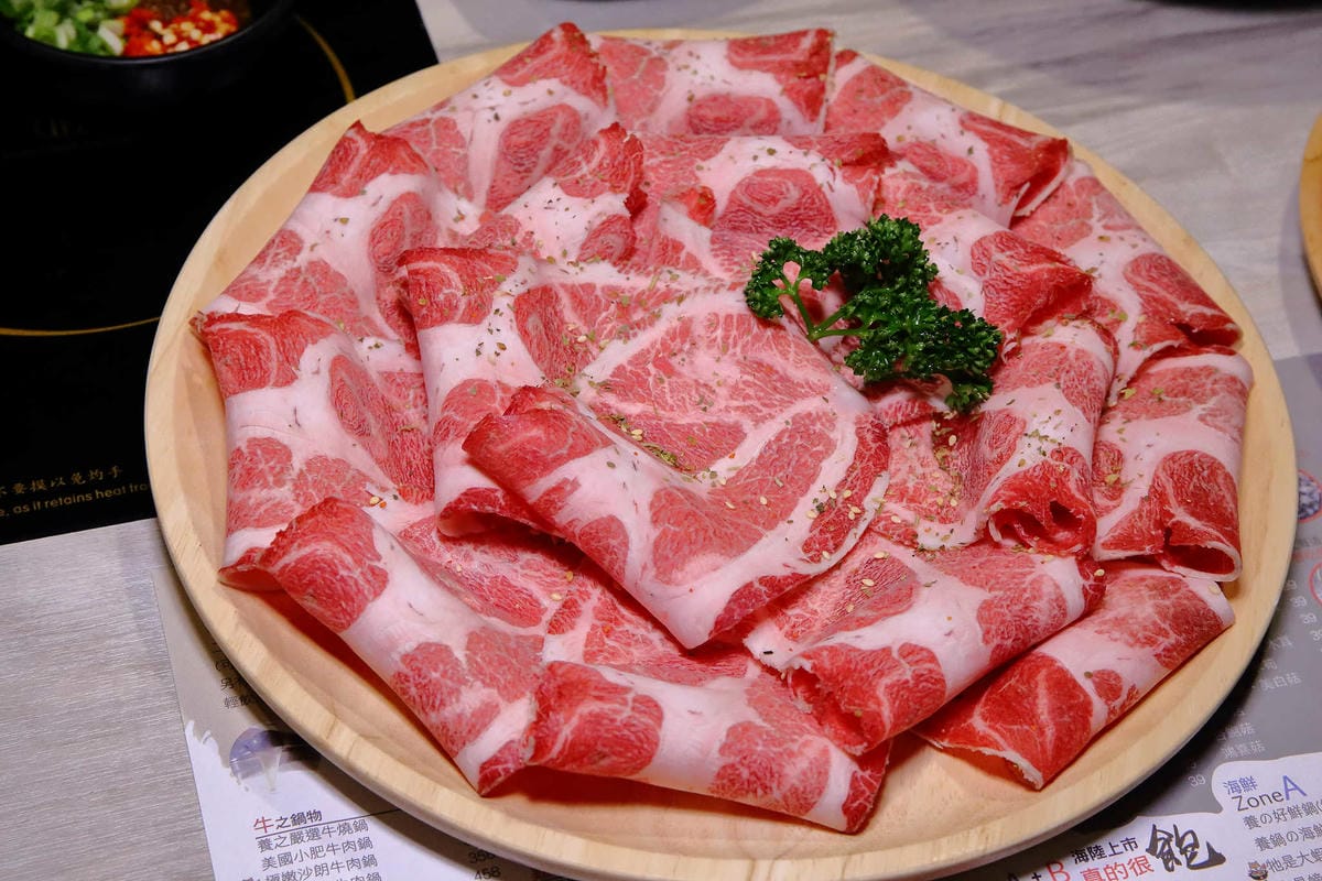 【食。龍潭】養鍋 Yang Guo 石頭涮涮鍋 桃園龍潭店〜逢甲商圈人氣小火鍋插旗桃園！大份量海陸鍋+大肉哥最低59元加倍肉量，俗擱大碗！（寵物友善）