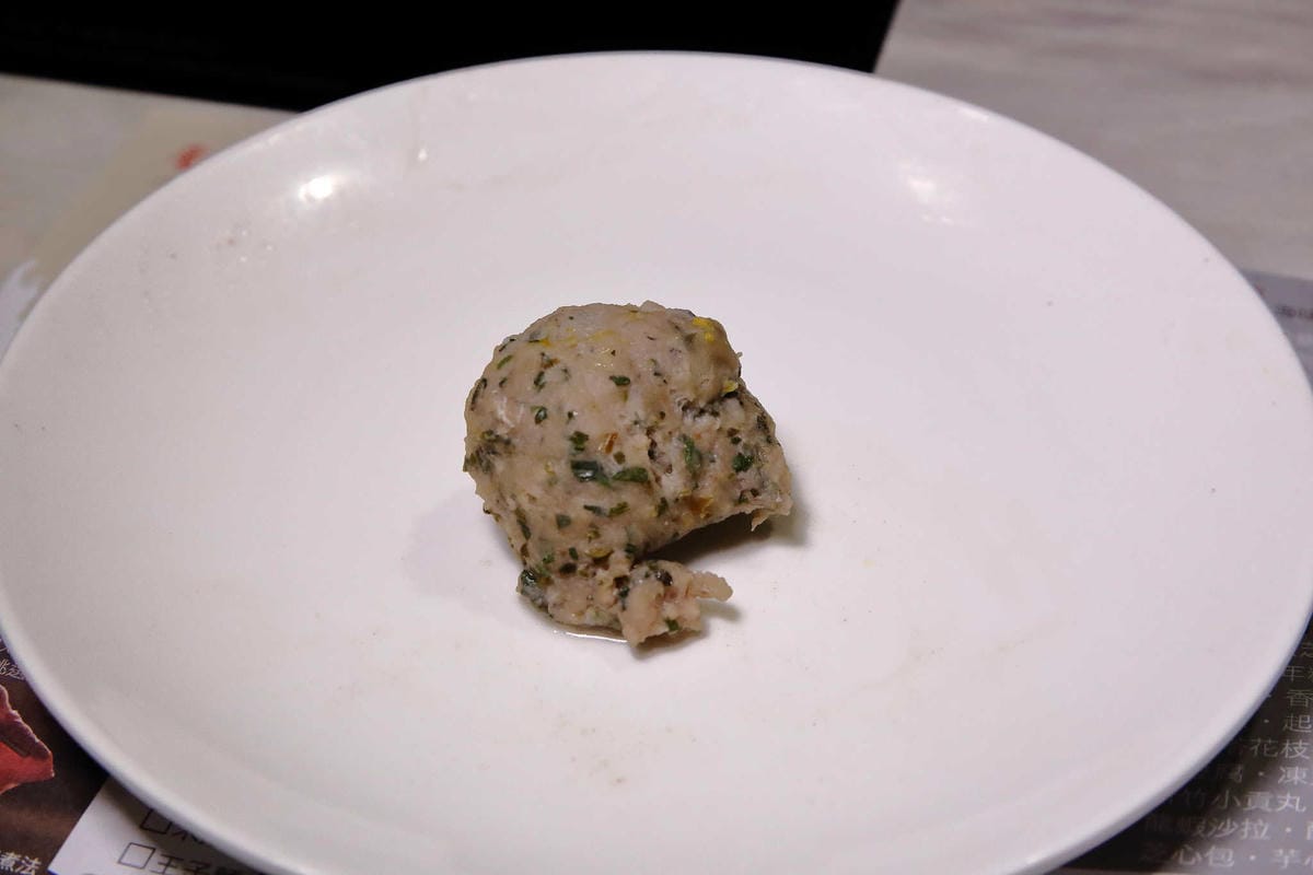 【食。龍潭】養鍋 Yang Guo 石頭涮涮鍋 桃園龍潭店〜逢甲商圈人氣小火鍋插旗桃園！大份量海陸鍋+大肉哥最低59元加倍肉量，俗擱大碗！（寵物友善）