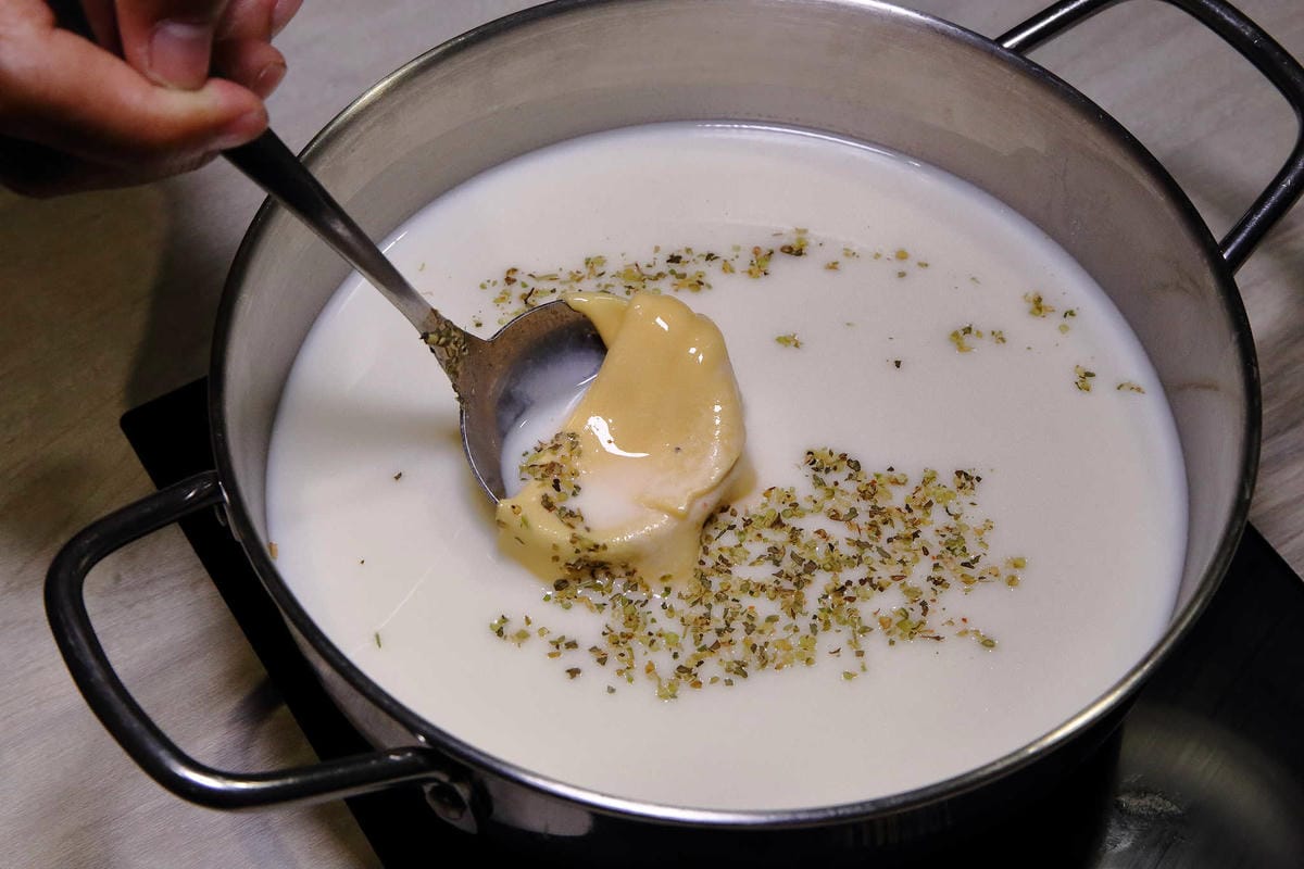 【食。龍潭】養鍋 Yang Guo 石頭涮涮鍋 桃園龍潭店〜逢甲商圈人氣小火鍋插旗桃園！大份量海陸鍋+大肉哥最低59元加倍肉量，俗擱大碗！（寵物友善）