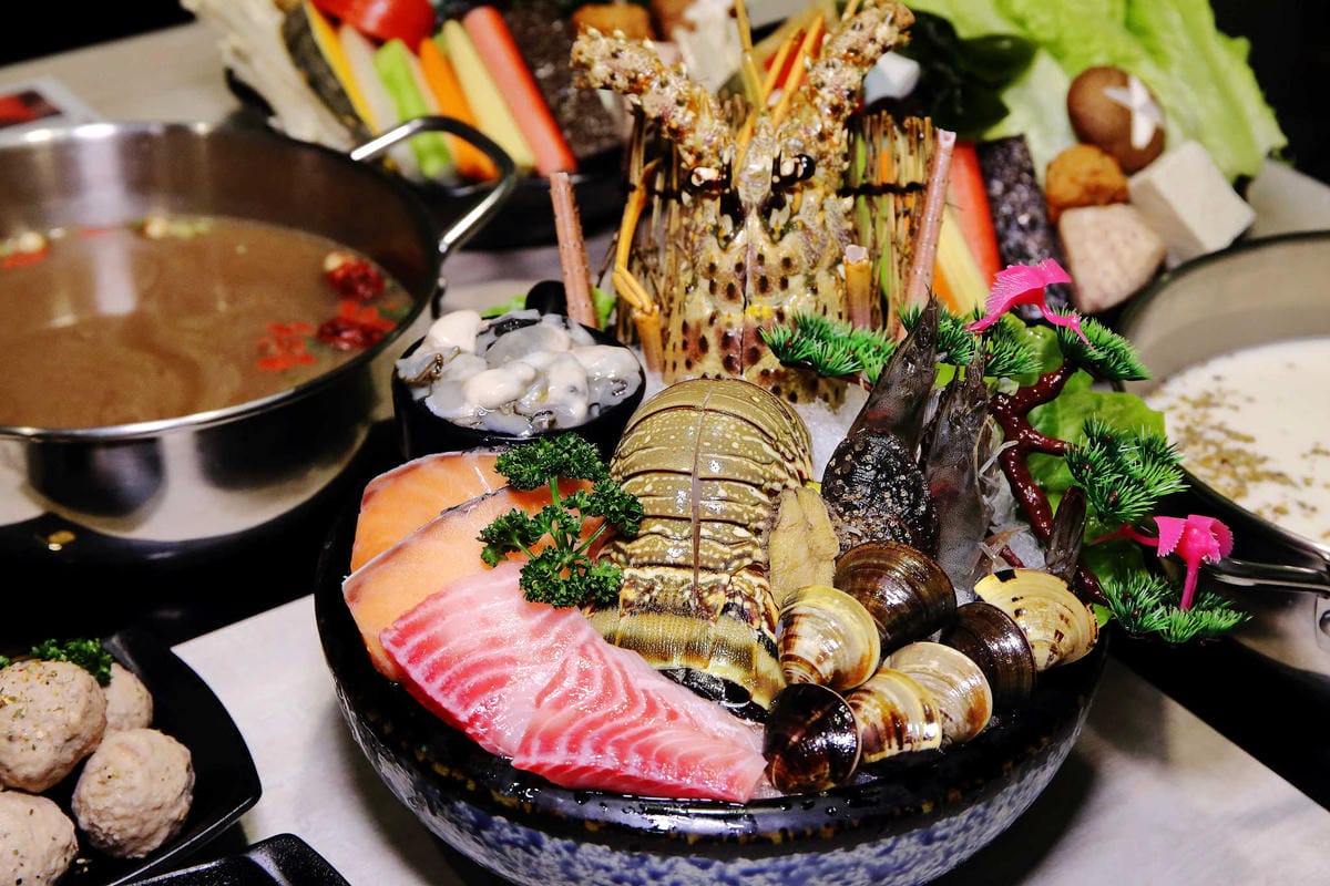 【食。龍潭】養鍋 Yang Guo 石頭涮涮鍋 桃園龍潭店〜逢甲商圈人氣小火鍋插旗桃園！大份量海陸鍋+大肉哥最低59元加倍肉量，俗擱大碗！（寵物友善）