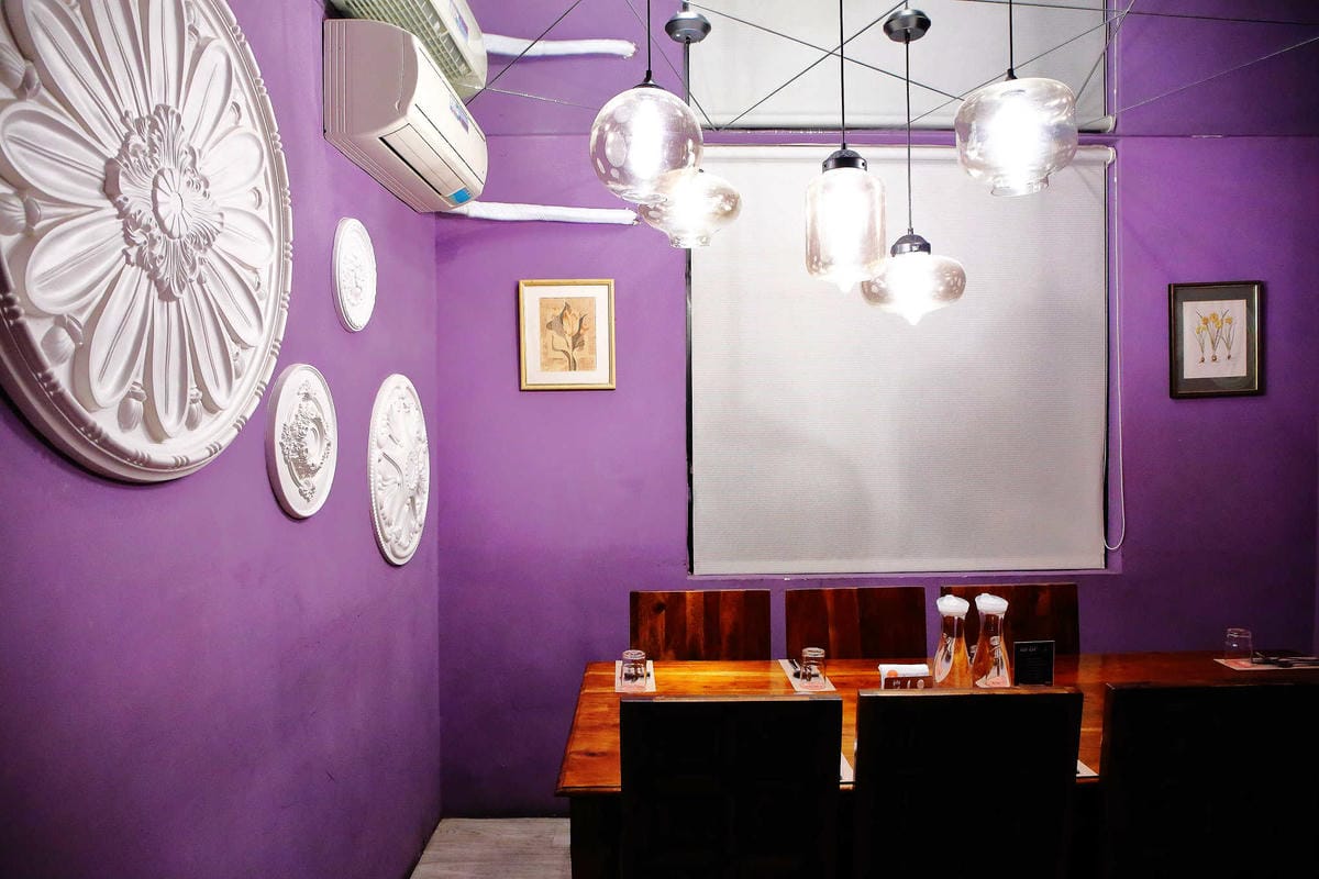 【食。台北】吃義燉飯Let’s eat！〜南京復興小巨蛋美食。人聲鼎沸座無虛席的義式餐廳，創意三角型盤分食美味，就是要跟好朋友一起分享啊！