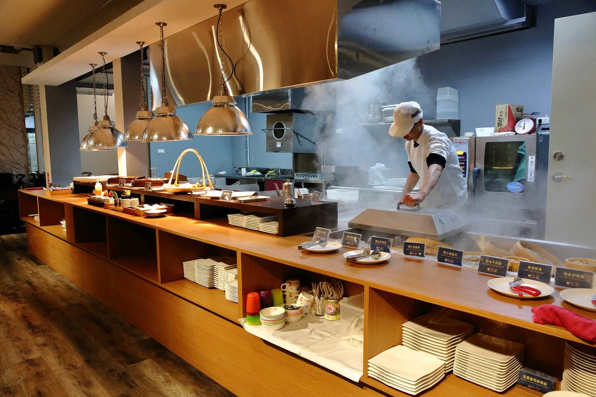 【食。桃園】港點大師 愛買桃園店〜桃園吃到飽。「港點吃到飽」最低價不用500元，港式美食通通都任你吃到飽！