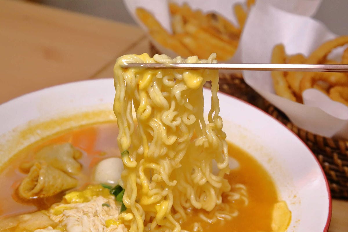 【食。板橋】樂七堂Love chicken〜板橋新埔巷弄美食。正宗韓國味的拉麵、炸雞，不用飛韓國就吃得到！(寵物友善餐廳)