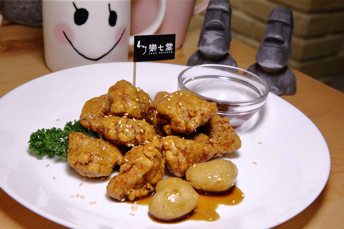 【食。板橋】樂七堂Love chicken〜板橋新埔巷弄美食。正宗韓國味的拉麵、炸雞，不用飛韓國就吃得到！(寵物友善餐廳)