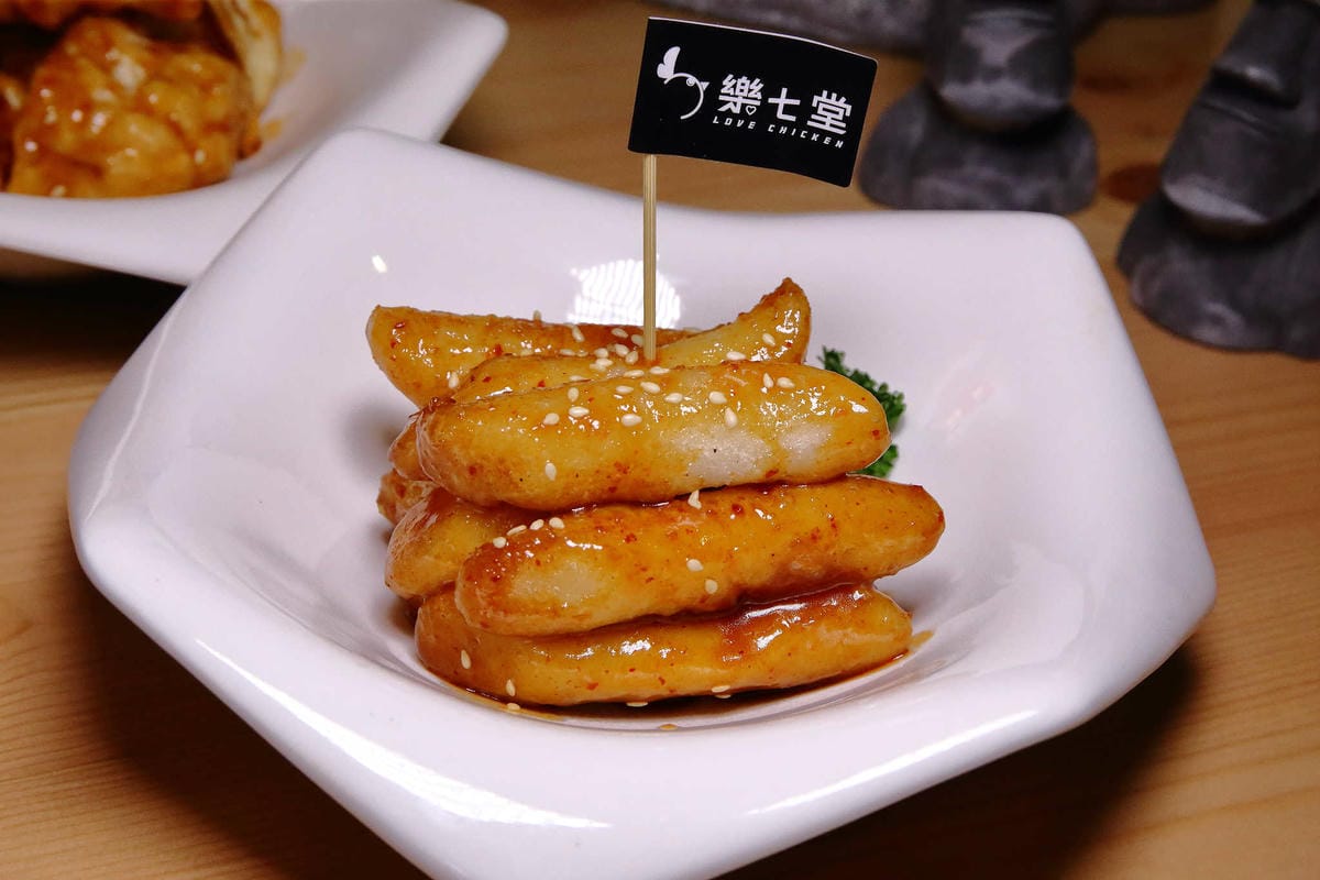 【食。板橋】樂七堂Love chicken〜板橋新埔巷弄美食。正宗韓國味的拉麵、炸雞，不用飛韓國就吃得到！(寵物友善餐廳)