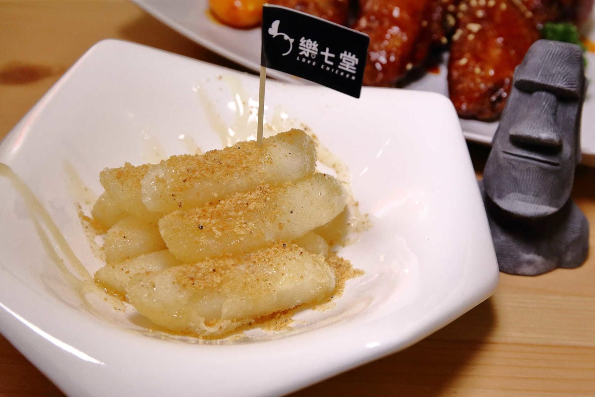 【食。板橋】樂七堂Love chicken〜板橋新埔巷弄美食。正宗韓國味的拉麵、炸雞，不用飛韓國就吃得到！(寵物友善餐廳)