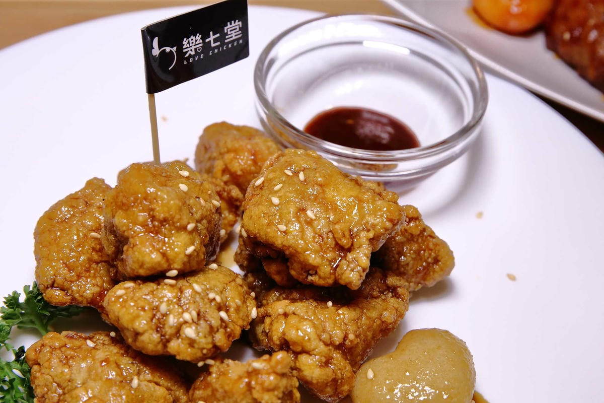 【食。板橋】樂七堂Love chicken〜板橋新埔巷弄美食。正宗韓國味的拉麵、炸雞，不用飛韓國就吃得到！(寵物友善餐廳)