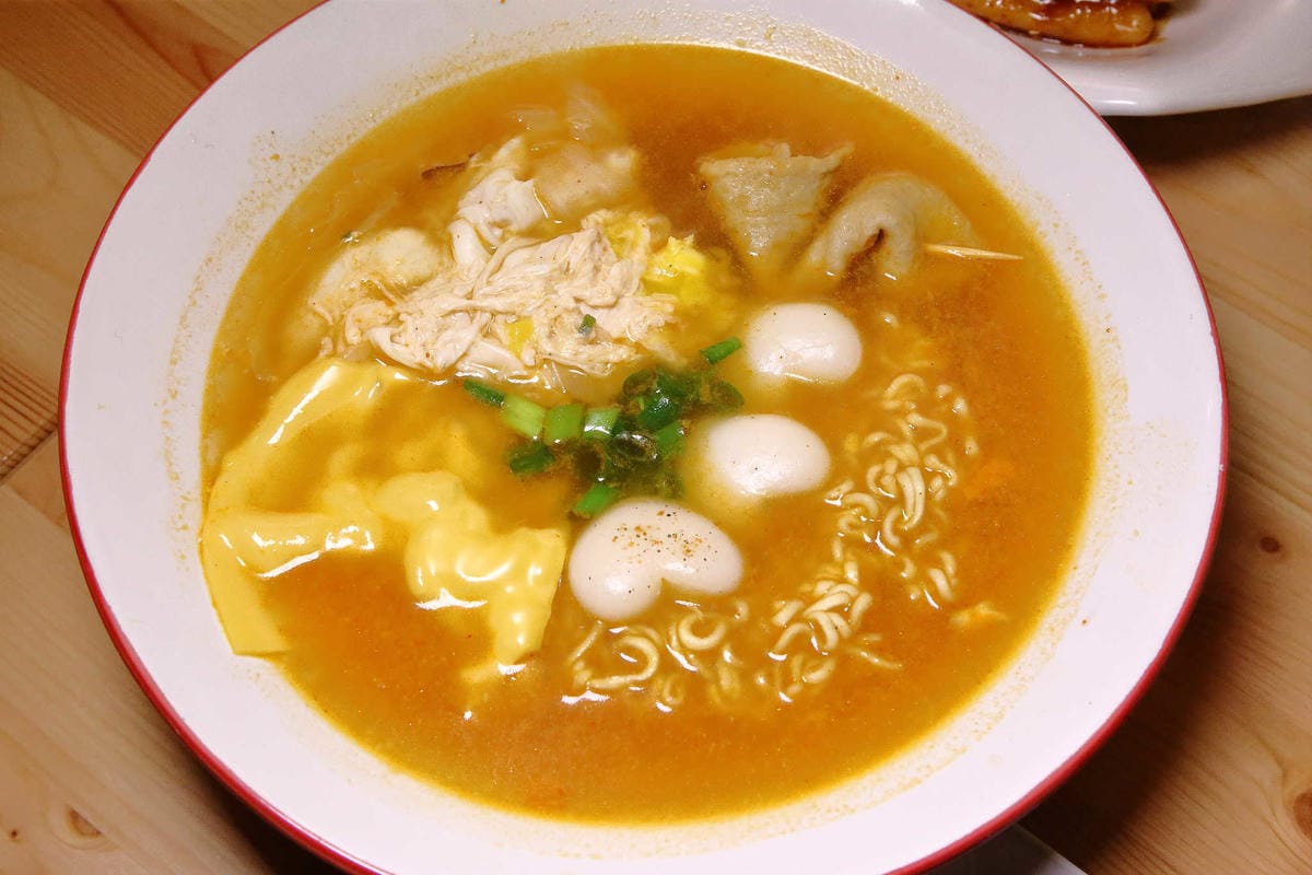 【食。板橋】樂七堂Love chicken〜板橋新埔巷弄美食。正宗韓國味的拉麵、炸雞，不用飛韓國就吃得到！(寵物友善餐廳)