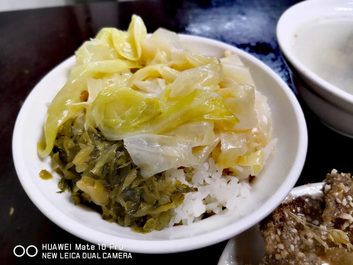 【食。基隆】天天鮮排骨飯〜基隆人氣排隊美食。IG打卡熱點！台版海陸丼，一吃就愛上，排再久也甘願！