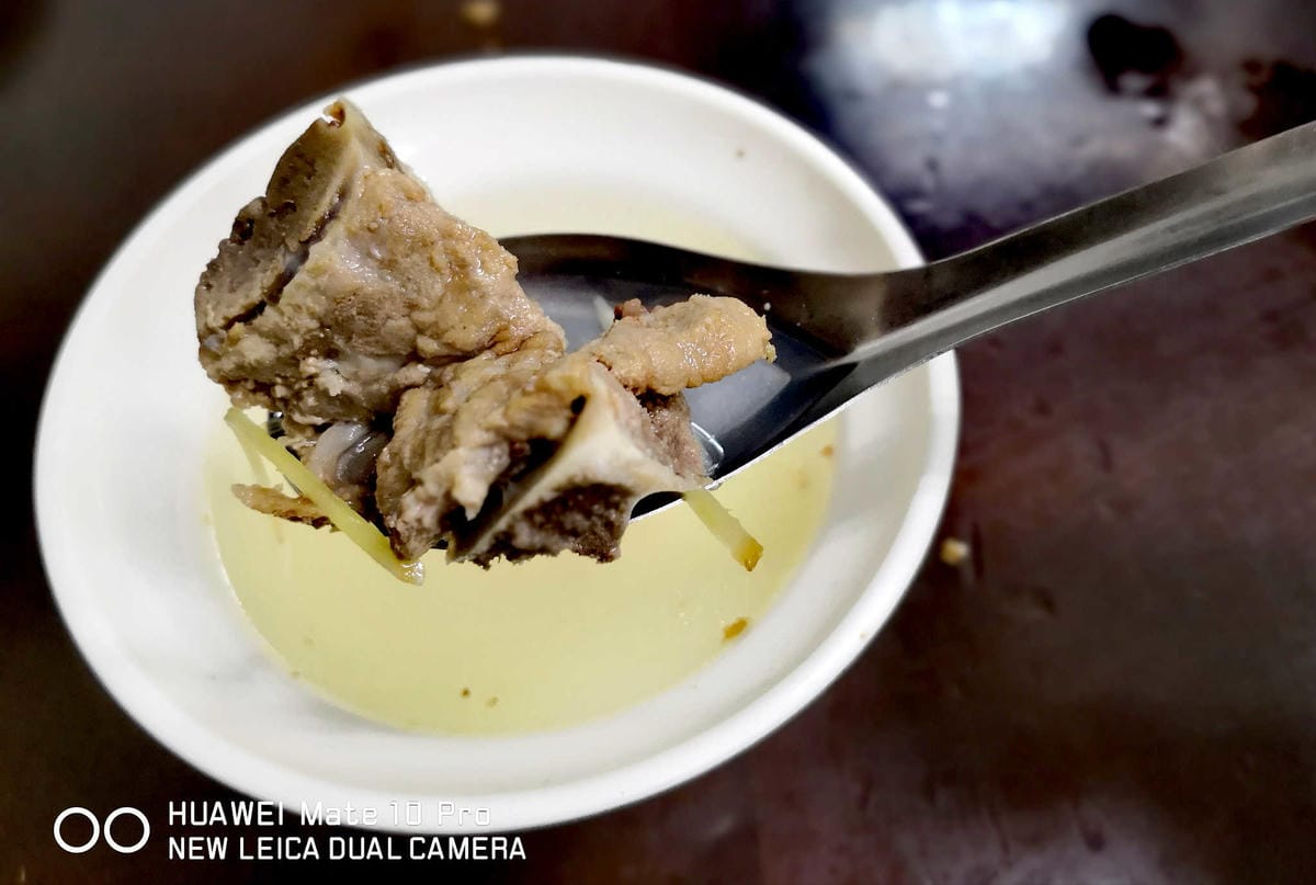 【食。基隆】天天鮮排骨飯〜基隆人氣排隊美食。IG打卡熱點！台版海陸丼，一吃就愛上，排再久也甘願！