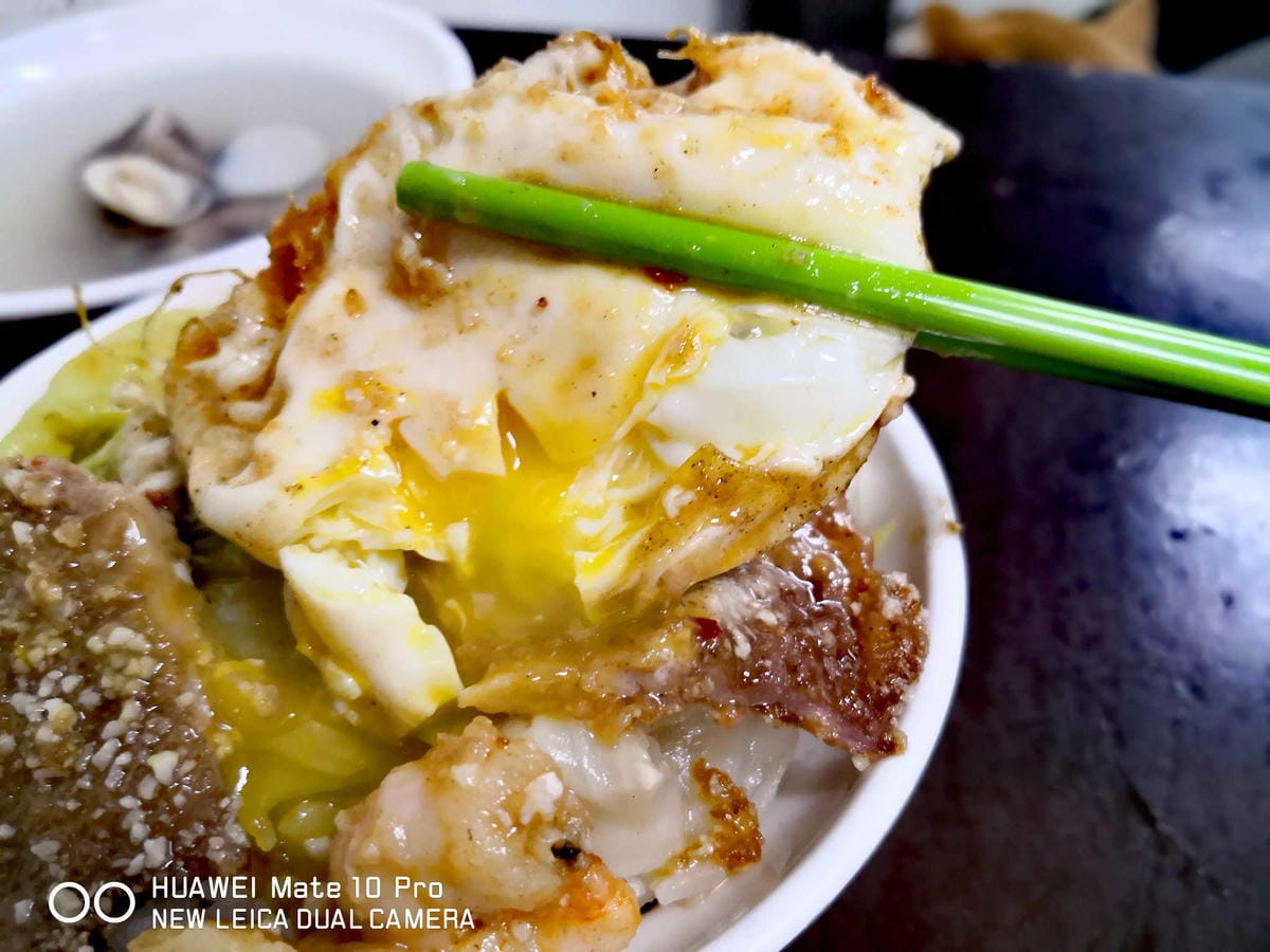 【食。基隆】天天鮮排骨飯〜基隆人氣排隊美食。IG打卡熱點！台版海陸丼，一吃就愛上，排再久也甘願！