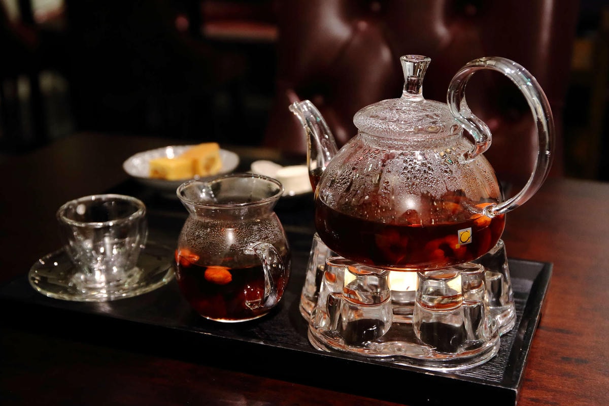 【食。台北】桃花源緣〜都市裡的桃花源,「老屋改建」的懷舊餐廳,充滿故事感的品茶空間