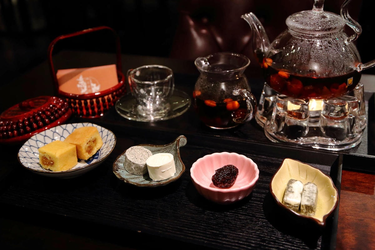 【食。台北】桃花源緣〜都市裡的桃花源,「老屋改建」的懷舊餐廳,充滿故事感的品茶空間