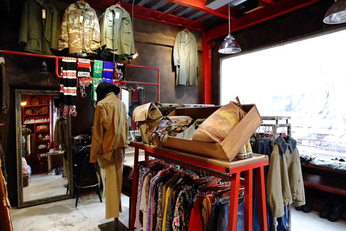 【食。基隆】空白服飾&金派甜點〜姐妹約會秘密基地！結合了藝術服飾，低調隱藏在巷弄內的甜點店(寵物友善)