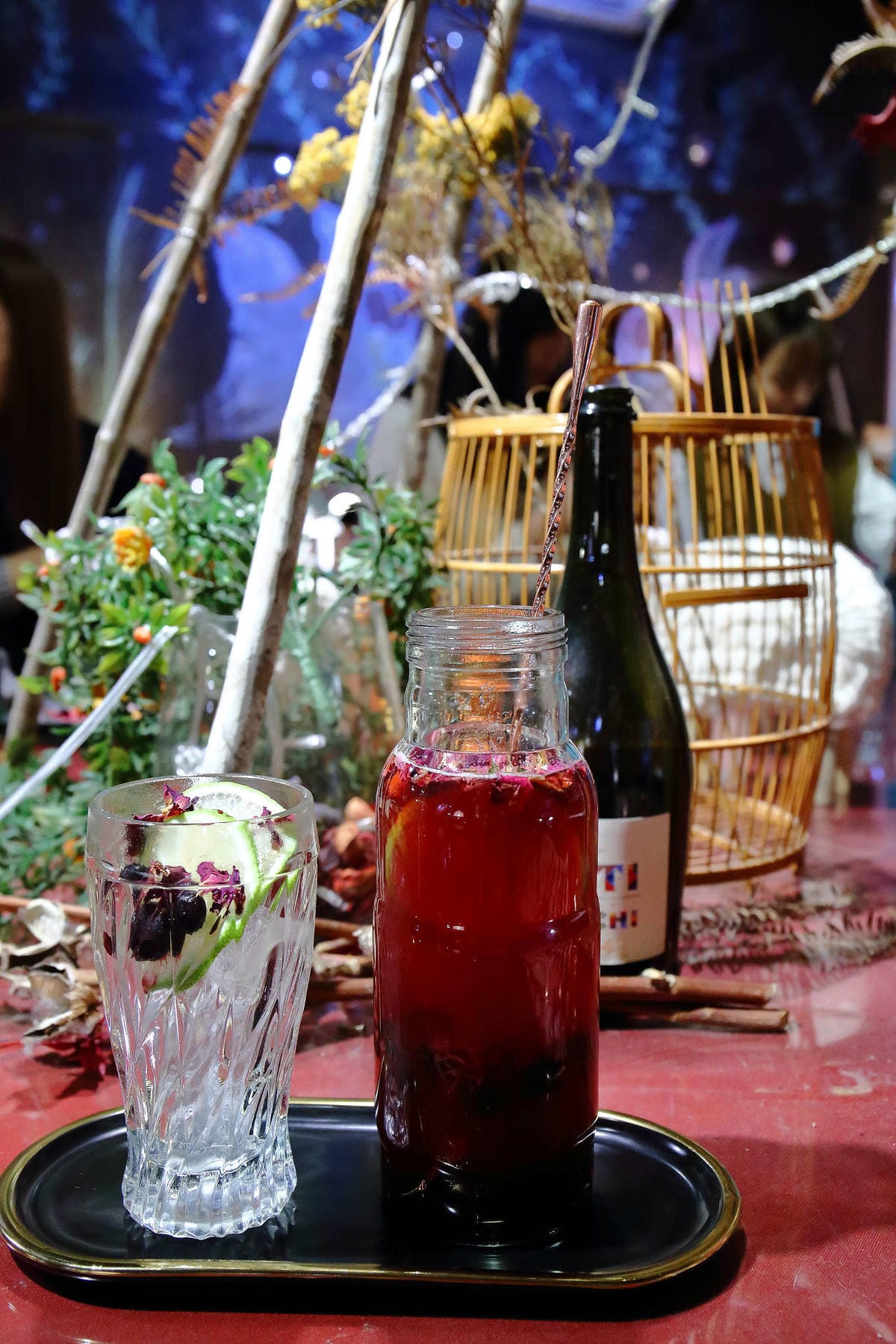 【食。基隆】空白服飾&金派甜點〜姐妹約會秘密基地！結合了藝術服飾，低調隱藏在巷弄內的甜點店(寵物友善)