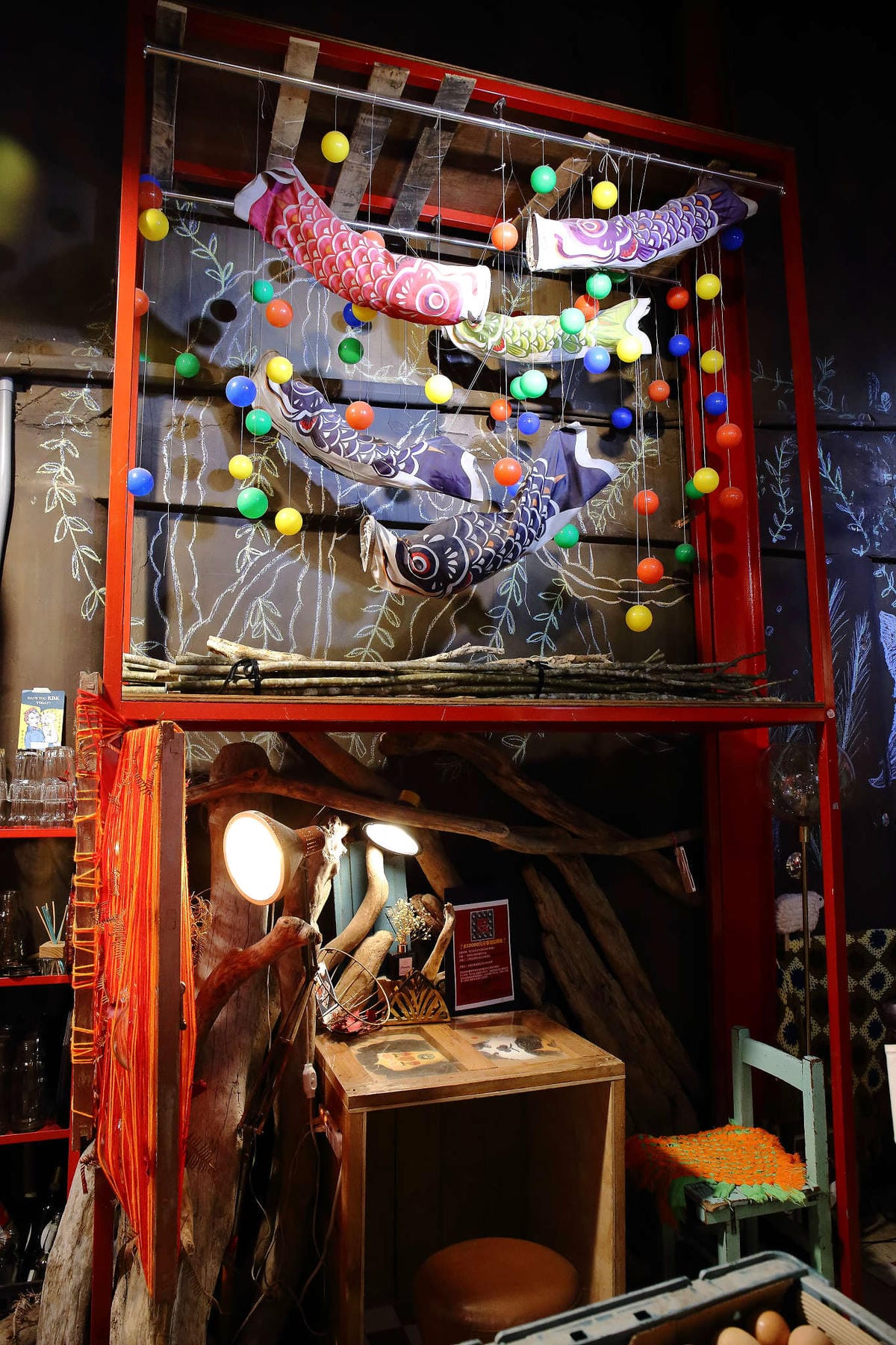 【食。基隆】空白服飾&金派甜點〜姐妹約會秘密基地！結合了藝術服飾，低調隱藏在巷弄內的甜點店(寵物友善)