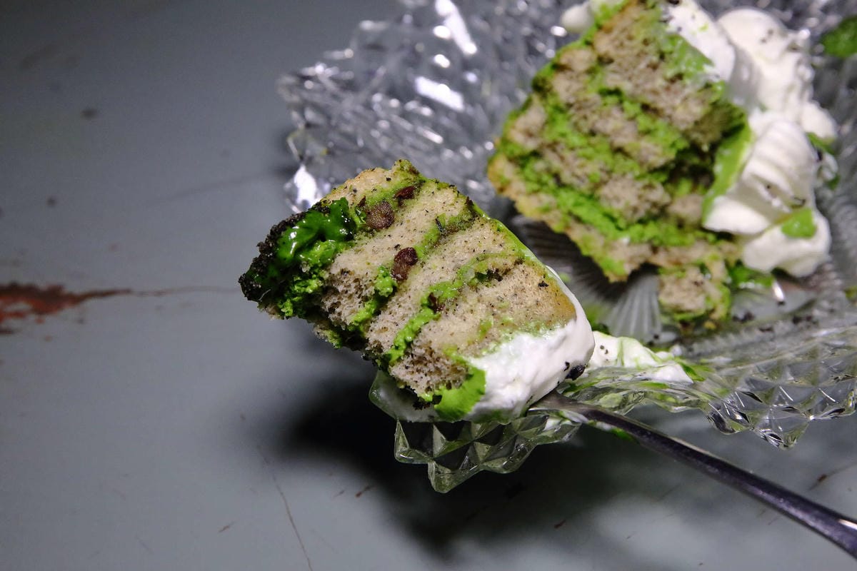 【食。基隆】空白服飾&金派甜點〜姐妹約會秘密基地！結合了藝術服飾，低調隱藏在巷弄內的甜點店(寵物友善)